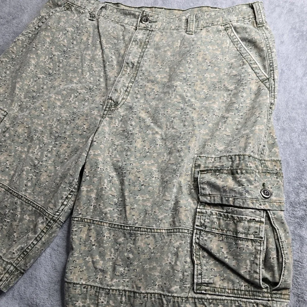 Levis Vintage 1996 Camo Cargo Shorts Mens Size 42 6 Pocket White Labe 11